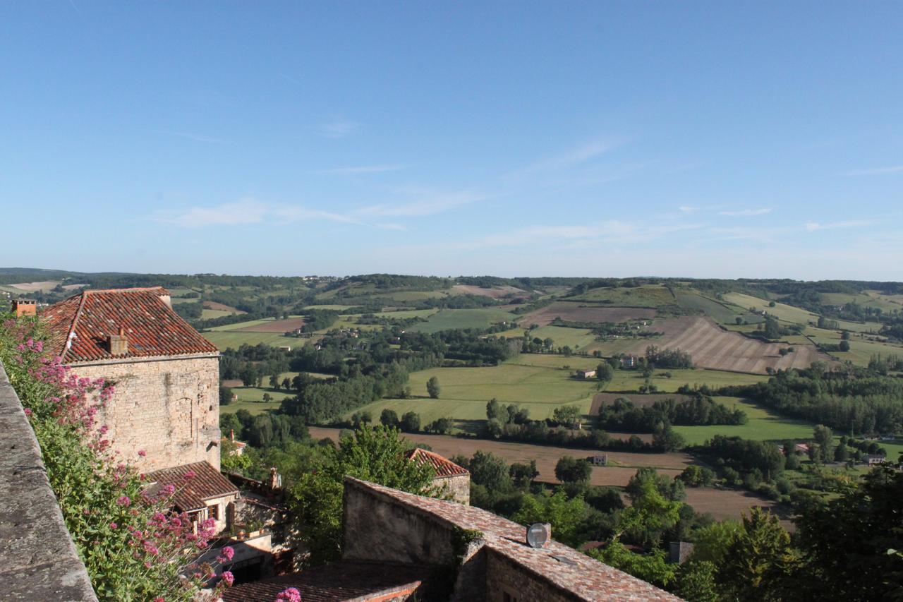 D'Ici Et D'Ailleurs Bed & Breakfast Cordes-sur-Ciel Ruang foto