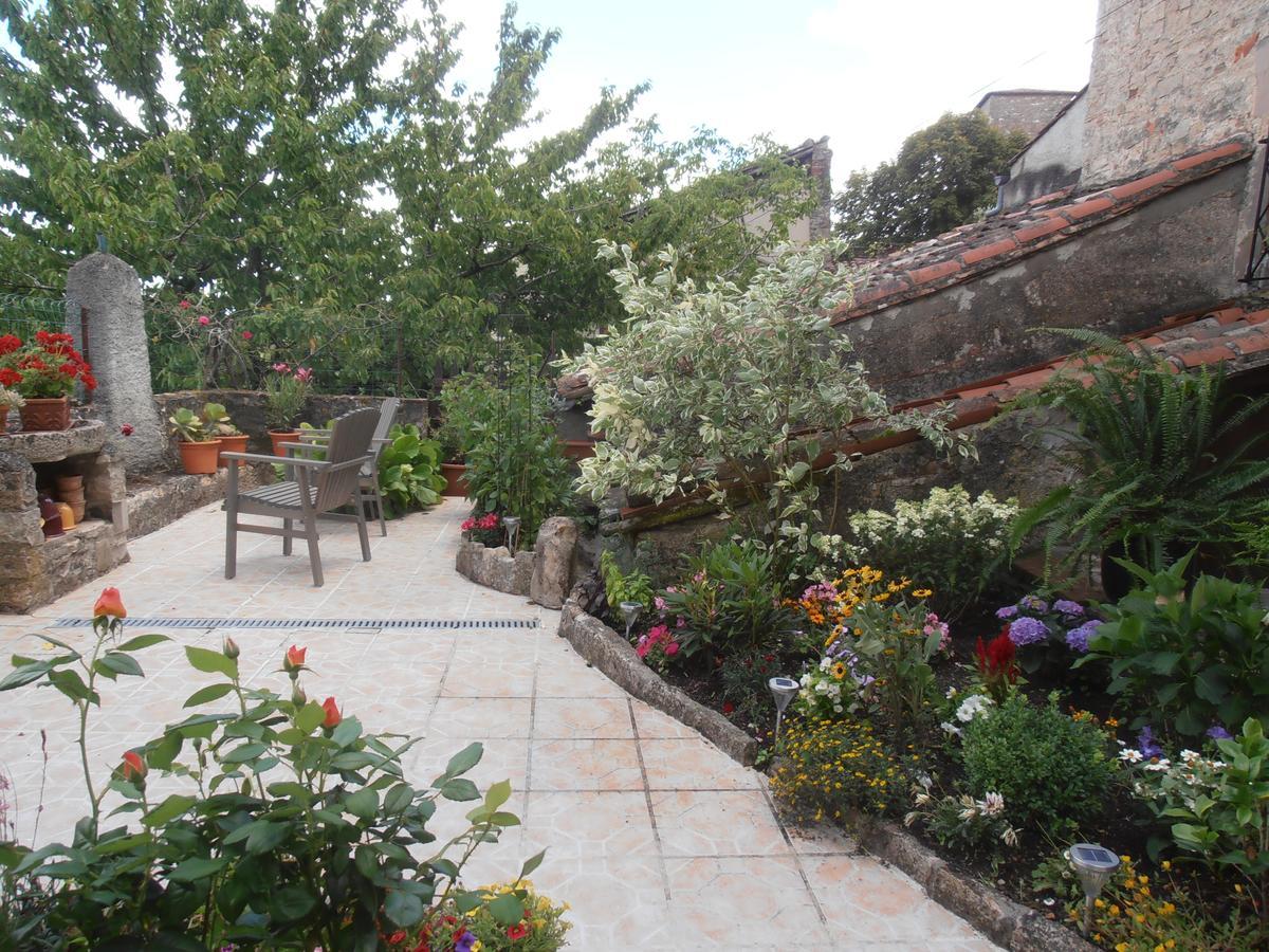 D'Ici Et D'Ailleurs Bed & Breakfast Cordes-sur-Ciel Bagian luar foto