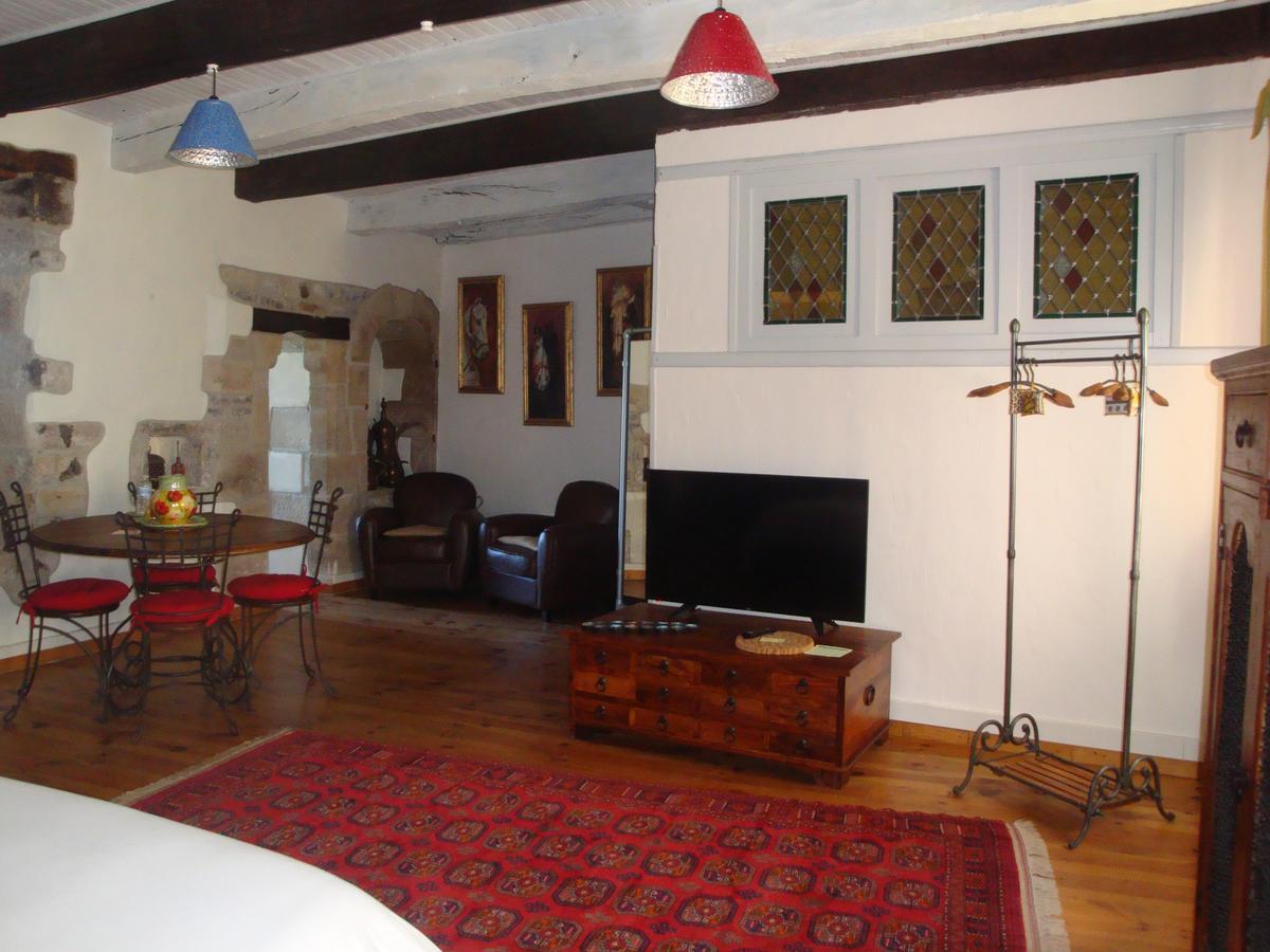 D'Ici Et D'Ailleurs Bed & Breakfast Cordes-sur-Ciel Bagian luar foto